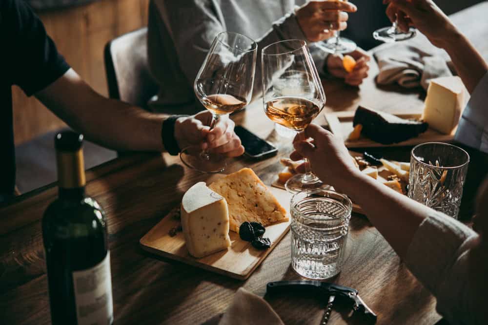 Warum ein Weinpaket für dich zu Hause ideal ist